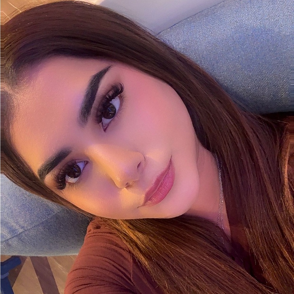 Meet your Posher, Jasmine